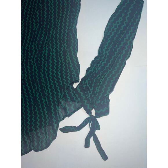 Maeve ANTHROPOLOGIE Shirt Size XS Green Navy Della Sheer Chevron Tie Neck Sleeve - Picture 15 of 16